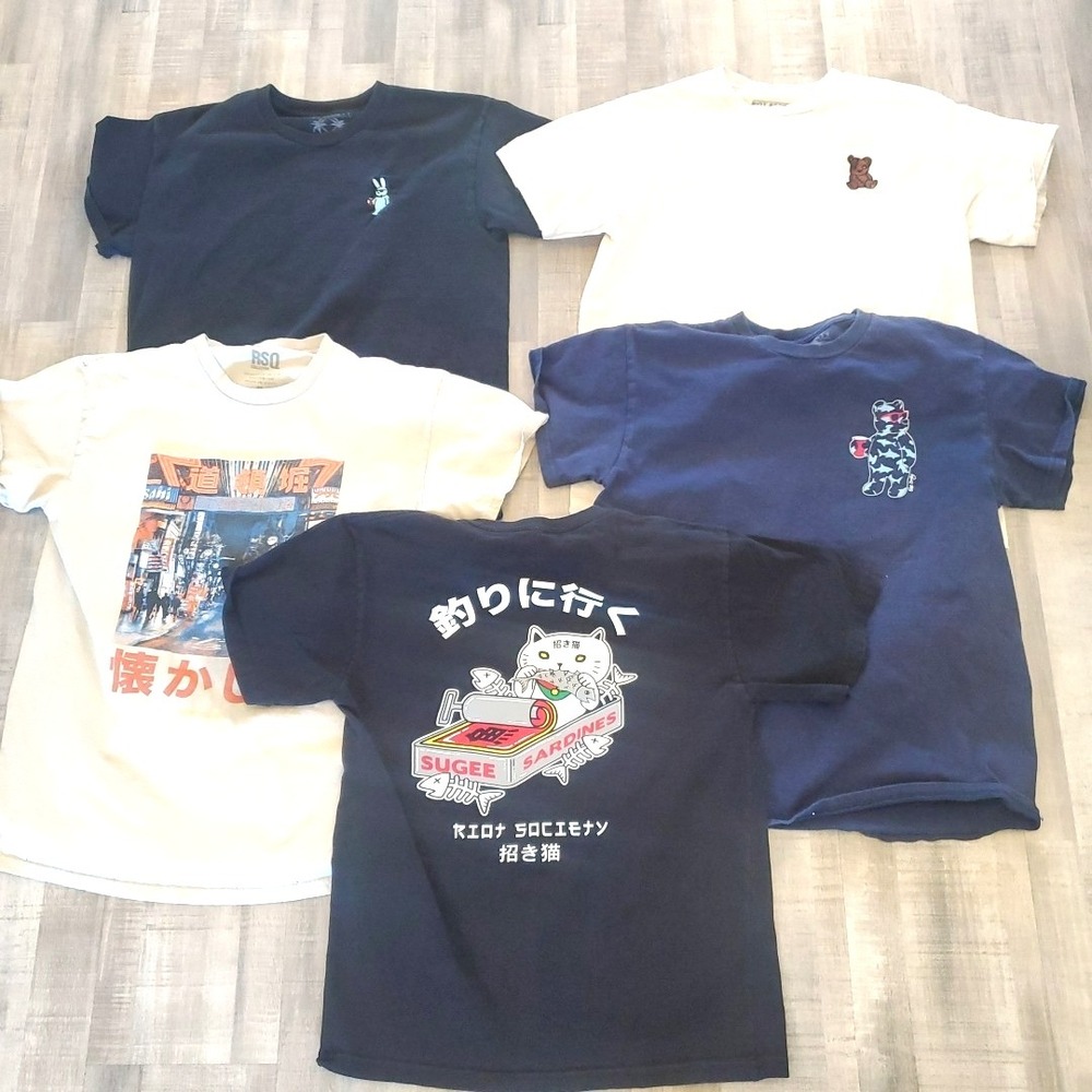 Men's Riot Society Graphic Tee‎  Size Medium Lot of 5 Youth size Small Men
